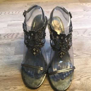 Nine West Heels in Silver/Pewter. Size 8.5. Beautiful Embellishments